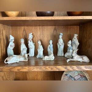 Lladro 11 piece Nativity Scene